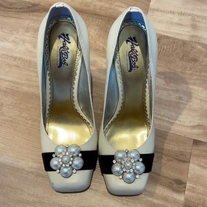 Women shoes- HaleBob- 7-1/5Black and white pearls